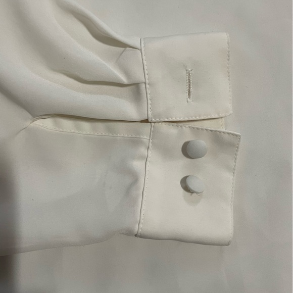 Vintage embroidered tassel front, off white blouse, size 18 by Christie and Jill - Picture 10 of 10